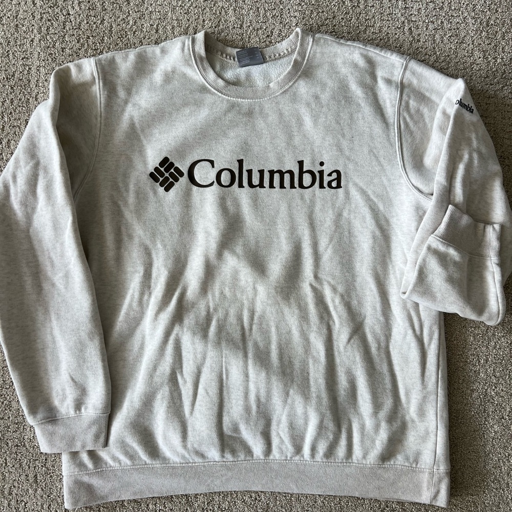 Columbia Crewneck Sweatshirt in Light Gray with Black Logo